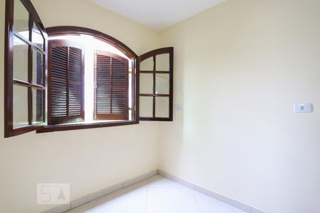 Quarto 1 de casa para alugar com 2 quartos, 80m² em Vila Cavaton, São Paulo