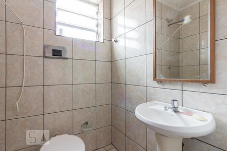 Banheiro de apartamento à venda com 2 quartos, 58m² em Jardim Dona Leopoldina, Porto Alegre