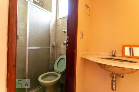 Banheiro de apartamento para alugar com 1 quarto, 45m² em Funcionários, Belo Horizonte
