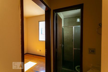 Corredor de apartamento para alugar com 1 quarto, 45m² em Funcionários, Belo Horizonte
