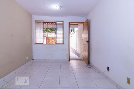 Sala de casa de condomínio à venda com 2 quartos, 80m² em Irajá, Rio de Janeiro