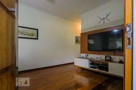 Sala de casa à venda com 4 quartos, 160m² em Bosque da Saúde, São Paulo