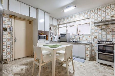 Cozinha de apartamento à venda com 3 quartos, 140m² em Jardim Paulista, São Paulo