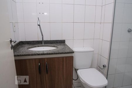 Apartamento à venda com 69m², 3 quartos e 1 vaga Apartamento à venda com 69m², 3 quartos e 1 vagaBanheiro social
