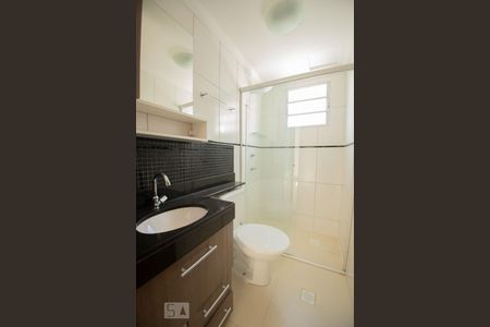 banheiro de apartamento para alugar com 2 quartos, 43m² em Loteamento Parque São Martinho, Campinas