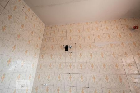 Banheiro de casa à venda com 1 quarto, 50m² em Vila Osasco, Osasco