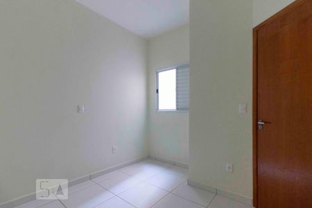 Quarto 2 de casa de condomínio para alugar com 2 quartos, 35m² em Vila Esperança, São Paulo