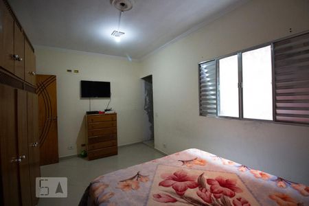 Quarto 1 de casa para alugar com 2 quartos, 210m² em Jardim Três Marias, São Paulo