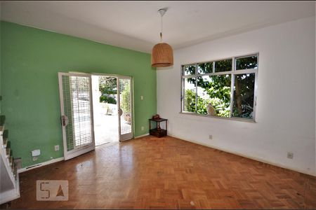 Casa à venda com 276m², 5 quartos e 2 vagasSala 1