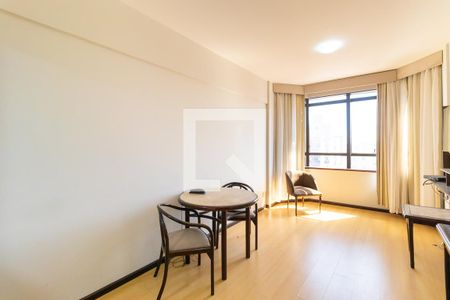 Sala de apartamento para alugar com 1 quarto, 49m² em Centro, Campinas