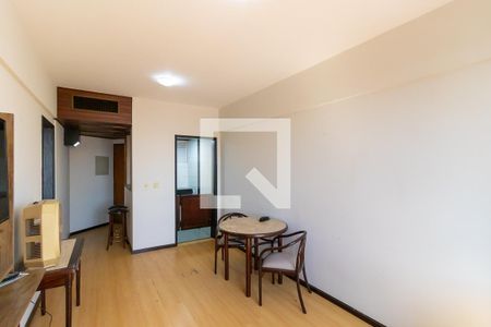 Sala de apartamento para alugar com 1 quarto, 49m² em Centro, Campinas