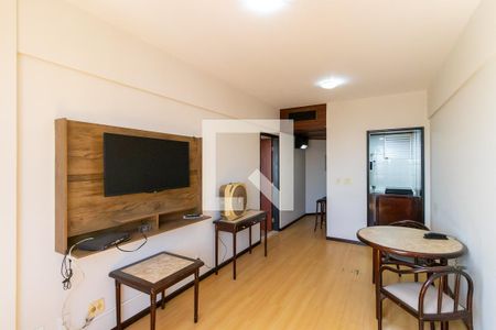 Sala de apartamento para alugar com 1 quarto, 49m² em Centro, Campinas