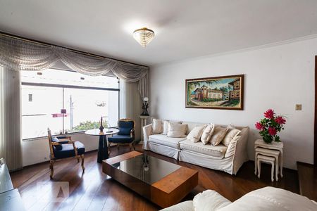 Sala de casa à venda com 3 quartos, 312m² em Vila Pinheirinho, Santo André