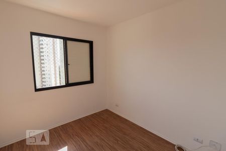 Dormitório 2 de apartamento à venda com 2 quartos, 60m² em Vila Iorio, São Paulo