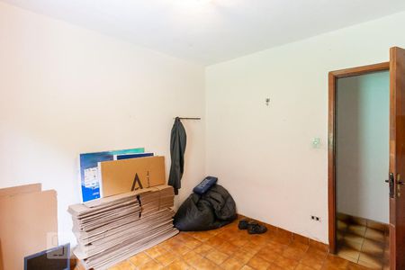 quarto2 de casa à venda com 3 quartos, 150m² em Parque dos Bancários, São Paulo