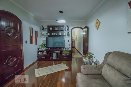 Sala de Estar de casa para alugar com 3 quartos, 200m² em Parque Jabaquara, São Paulo