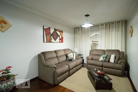 Sala de Estar de casa para alugar com 3 quartos, 200m² em Parque Jabaquara, São Paulo