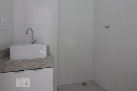 Banheiro de kitnet/studio à venda com 1 quarto, 16m² em Bela Vista, São Paulo