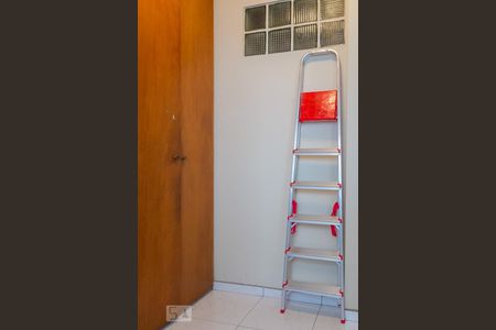 Apartamento à venda com 160m², 4 quartos e 2 vagas Apartamento à venda com 160m², 4 quartos e 2 vagasQuarto de Serviço