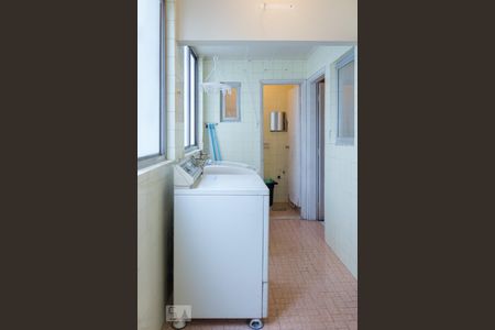 Apartamento à venda com 160m², 4 quartos e 2 vagas Apartamento à venda com 160m², 4 quartos e 2 vagasÁrea de Serviço