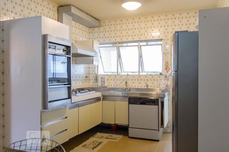 Apartamento à venda com 160m², 4 quartos e 2 vagas Apartamento à venda com 160m², 4 quartos e 2 vagasCozinha