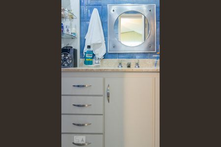 Apartamento à venda com 160m², 4 quartos e 2 vagas Apartamento à venda com 160m², 4 quartos e 2 vagasBanheiro do Quarto 1