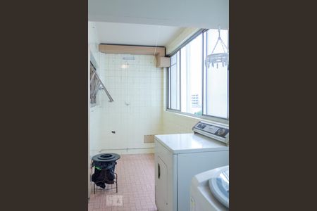 Apartamento à venda com 160m², 4 quartos e 2 vagas Apartamento à venda com 160m², 4 quartos e 2 vagasÁrea de Serviço