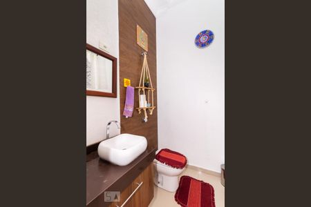 Lavabo de casa para alugar com 3 quartos, 450m² em Vila Nova Galvão, São Paulo