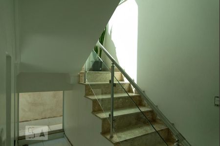 Escada de casa à venda com 3 quartos, 268m² em Vila Alpina, São Paulo