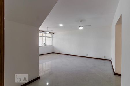 Sala de apartamento para alugar com 2 quartos, 120m² em Jardim Guanabara, Rio de Janeiro