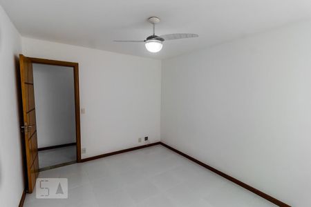Quarto 1 de apartamento para alugar com 2 quartos, 120m² em Jardim Guanabara, Rio de Janeiro