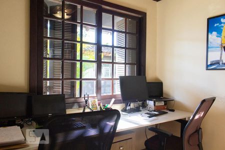 Escritório de casa à venda com 3 quartos, 330m² em Ipanema, Porto Alegre