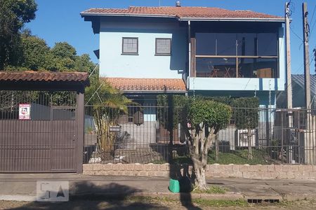 Fachada de casa à venda com 3 quartos, 330m² em Ipanema, Porto Alegre