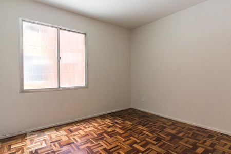 Quarto de apartamento para alugar com 2 quartos, 72m² em Navegantes, Porto Alegre