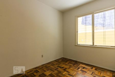 Quarto de apartamento para alugar com 2 quartos, 72m² em Navegantes, Porto Alegre