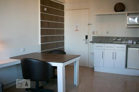 Sala de Estar de kitnet/studio à venda com 1 quarto, 40m² em Higienópolis, Porto Alegre