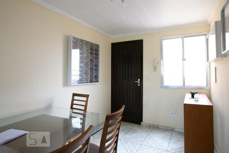 Sala de apartamento para alugar com 2 quartos, 58m² em Conjunto Residencial José Bonifácio, São Paulo