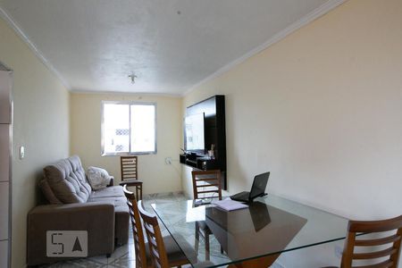 Sala de apartamento para alugar com 2 quartos, 58m² em Conjunto Residencial José Bonifácio, São Paulo