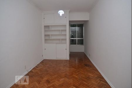 Apartamento à venda com 75m², 2 quartos e sem vagaSala