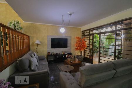 Sala de TV de casa à venda com 3 quartos, 300m² em Jardim Pinhal, Guarulhos