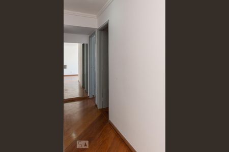 Corredor de apartamento para alugar com 3 quartos, 82m² em Barra Funda, São Paulo