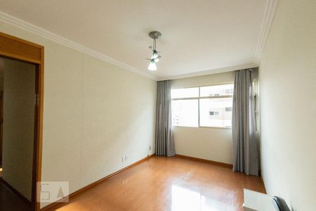 Sala de apartamento para alugar com 3 quartos, 70m² em Moema, São Paulo