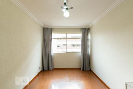 Sala de apartamento para alugar com 3 quartos, 70m² em Moema, São Paulo