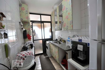 Cozinha - Armários de apartamento para alugar com 2 quartos, 58m² em Jardim Ester, São Paulo