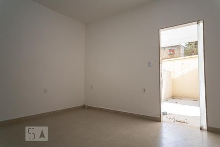 Sala de casa para alugar com 2 quartos, 100m² em Vargem Grande, Rio de Janeiro