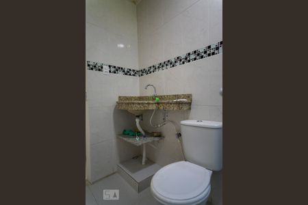 Banheiro 1 de casa para alugar com 2 quartos, 100m² em Vargem Grande, Rio de Janeiro