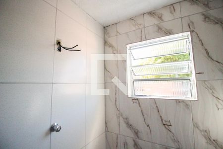 Banheiro de casa para alugar com 1 quarto, 50m² em Vila Nova Curuçá, São Paulo