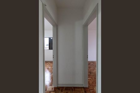 Corredor Quartos de apartamento à venda com 2 quartos, 78m² em Vila Olímpia, São Paulo