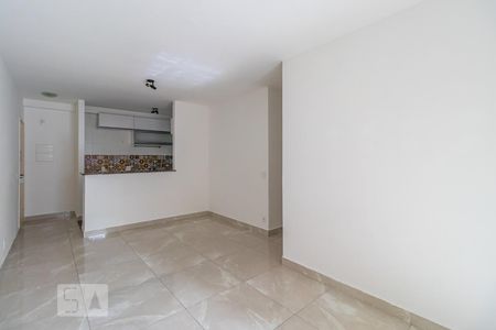 Sala de apartamento para alugar com 3 quartos, 80m² em Jardim Tupanci, Barueri