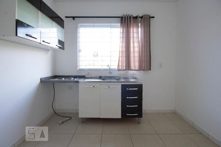 Sala e cozinha de kitnet/studio para alugar com 1 quarto, 55m² em Carvoeira, Florianópolis